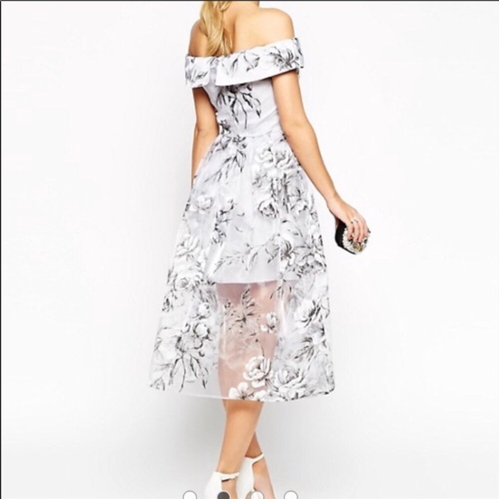 Off the shoulders floral dress